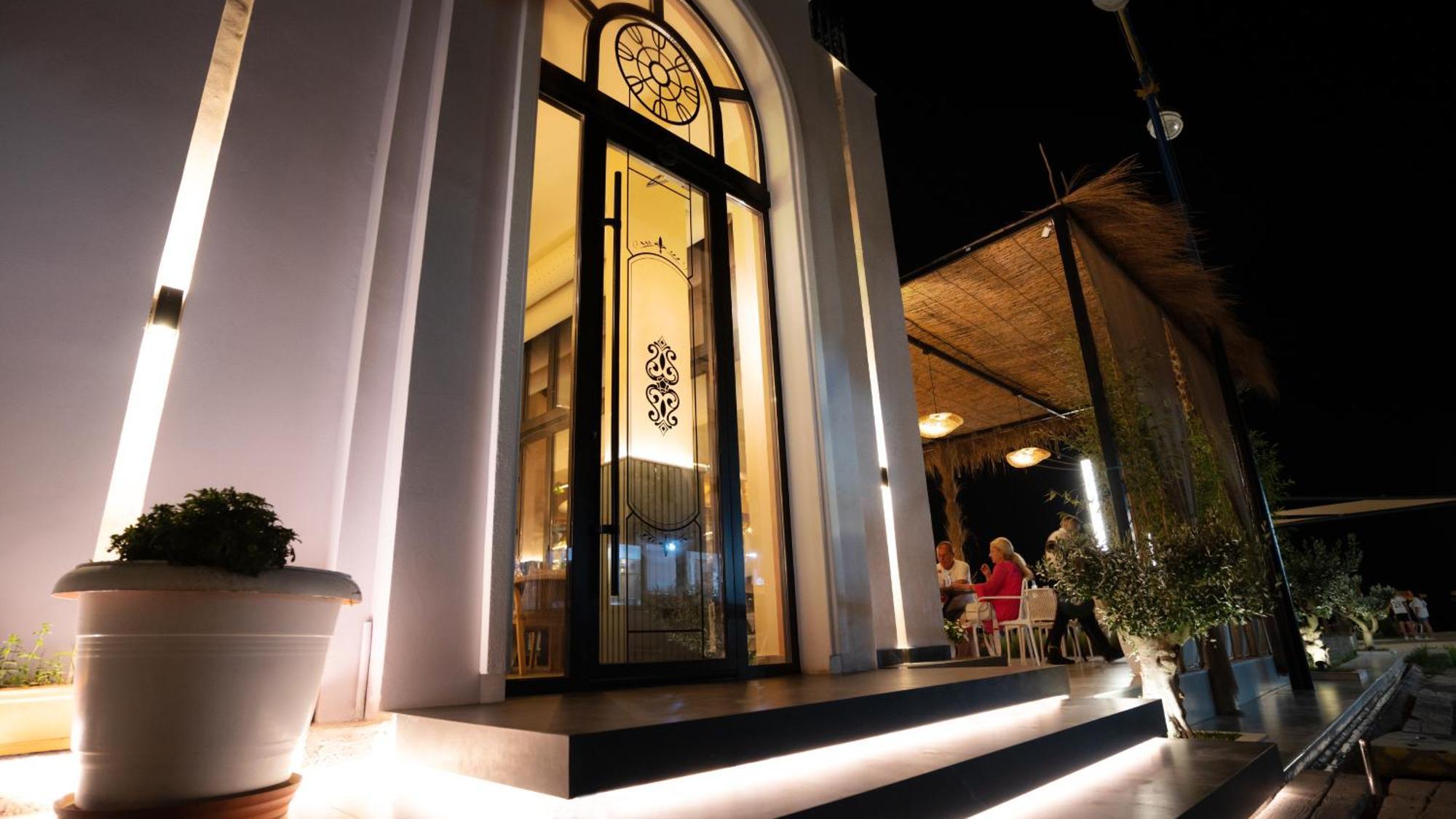 Hotel Saly Durres Bagian luar foto