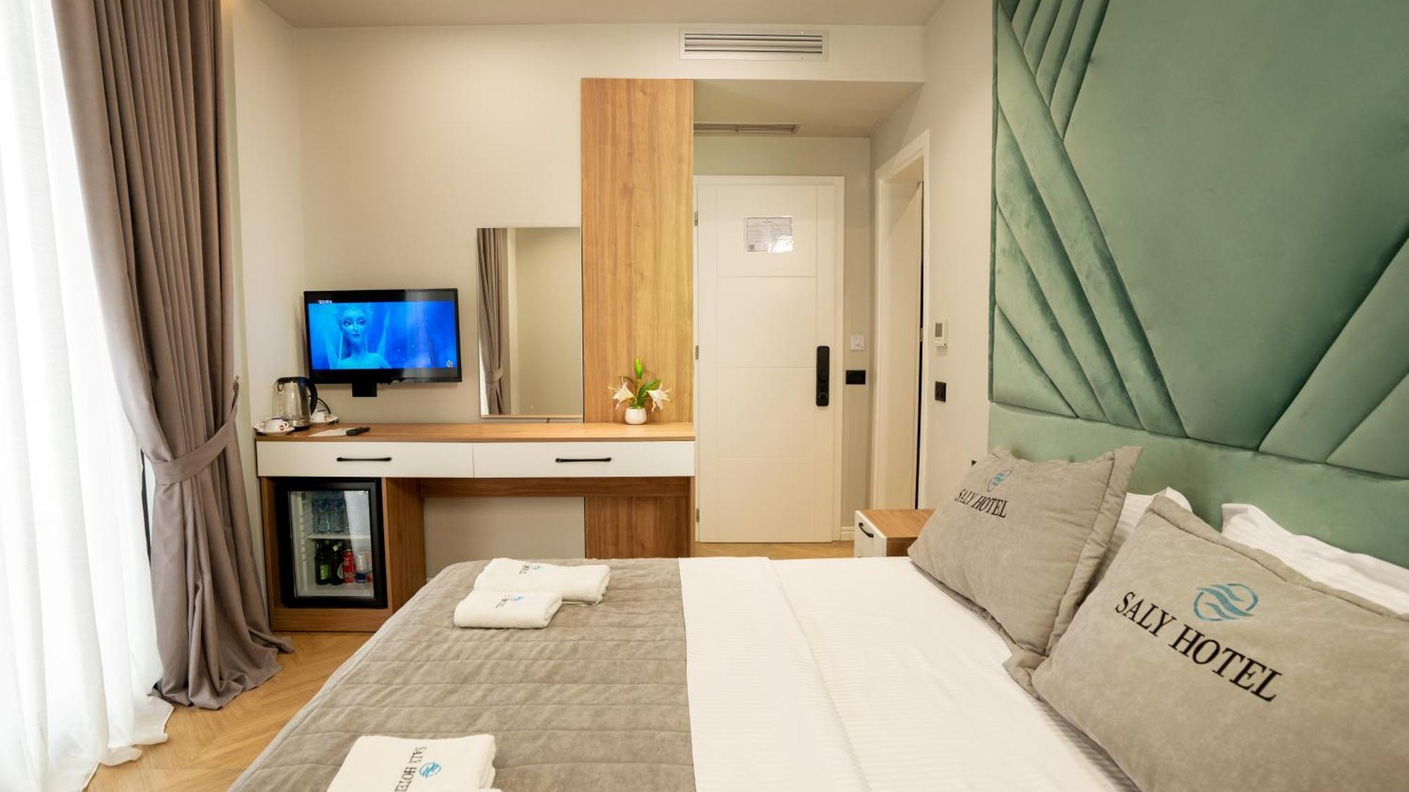 Hotel Saly Durres Bagian luar foto