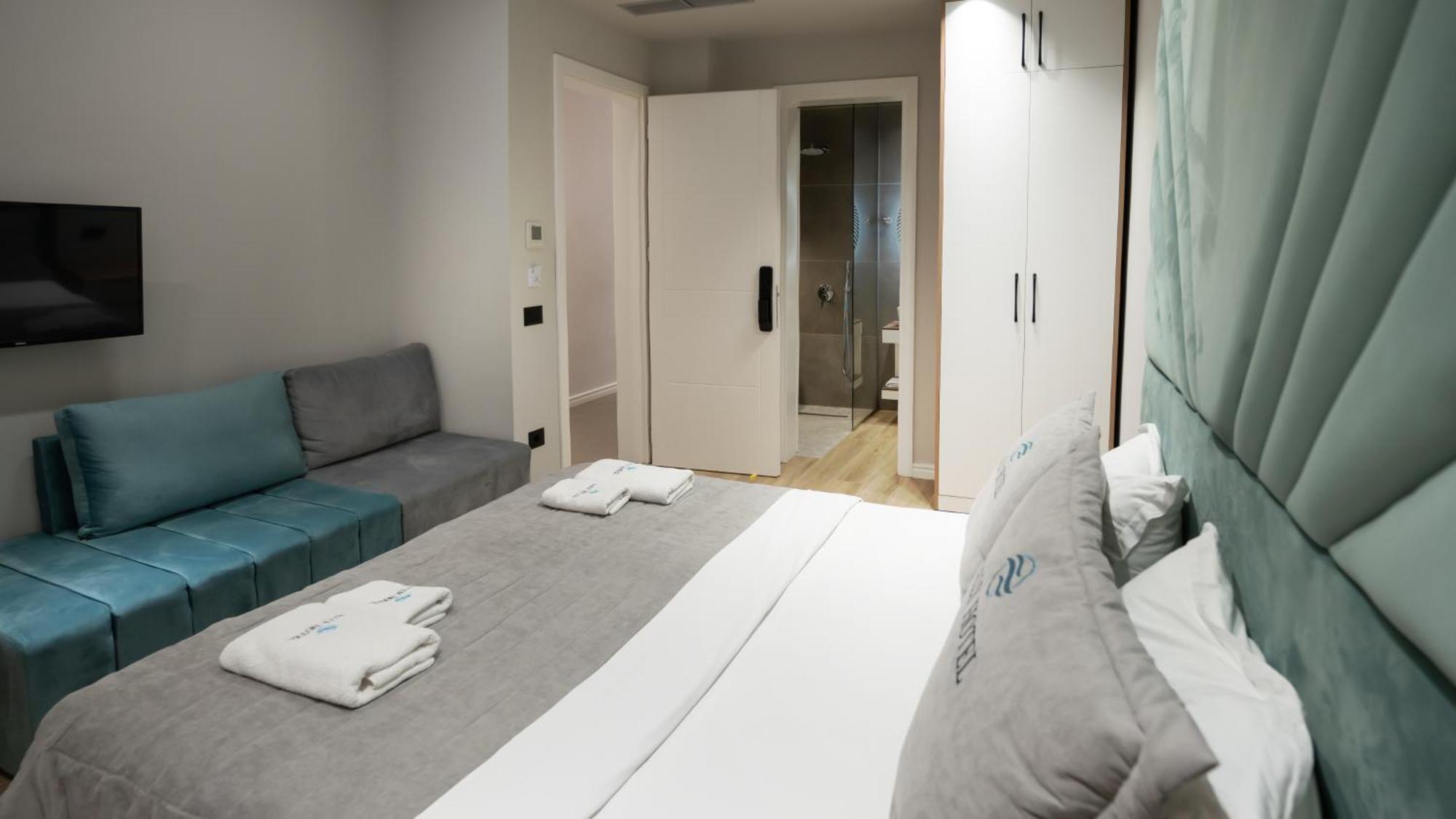 Hotel Saly Durres Bagian luar foto