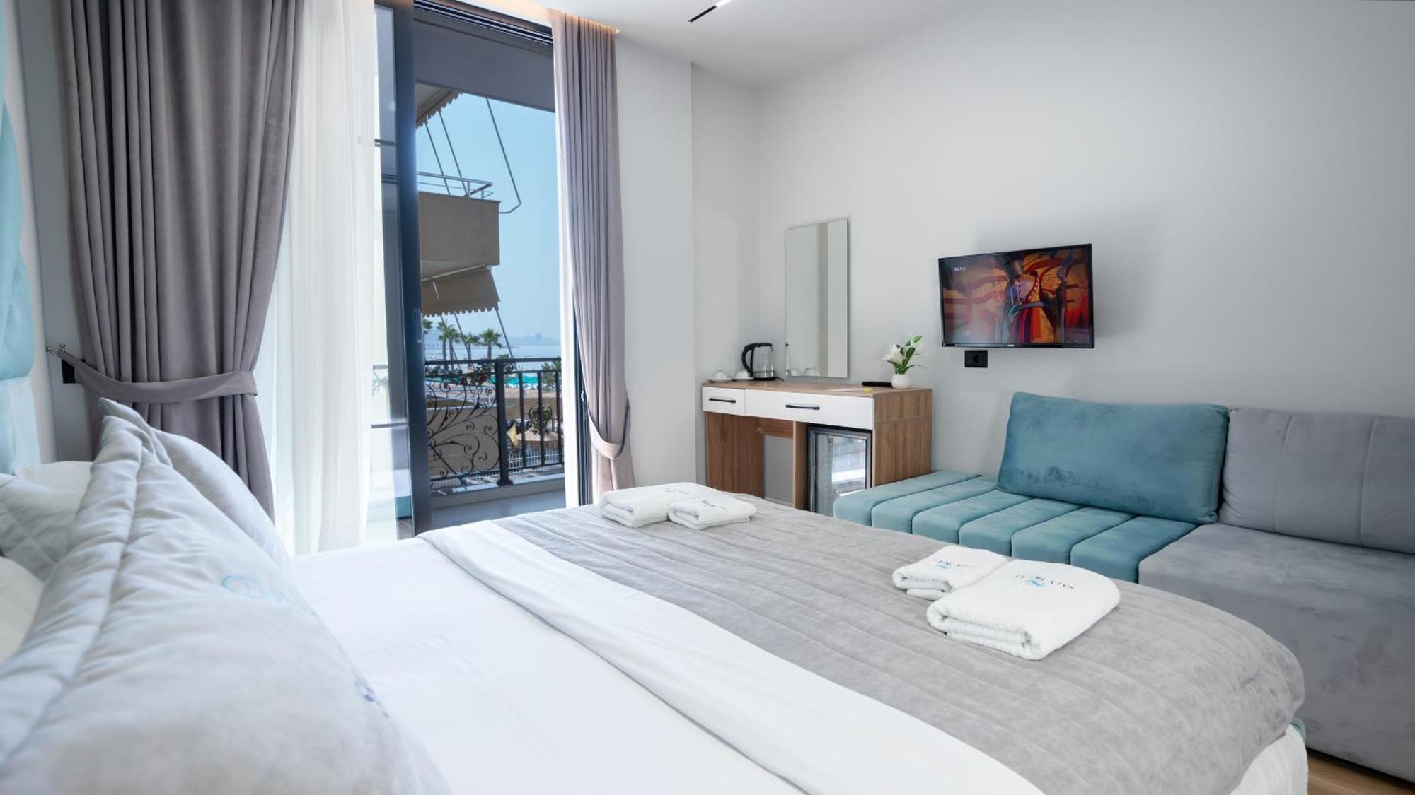 Hotel Saly Durres Bagian luar foto