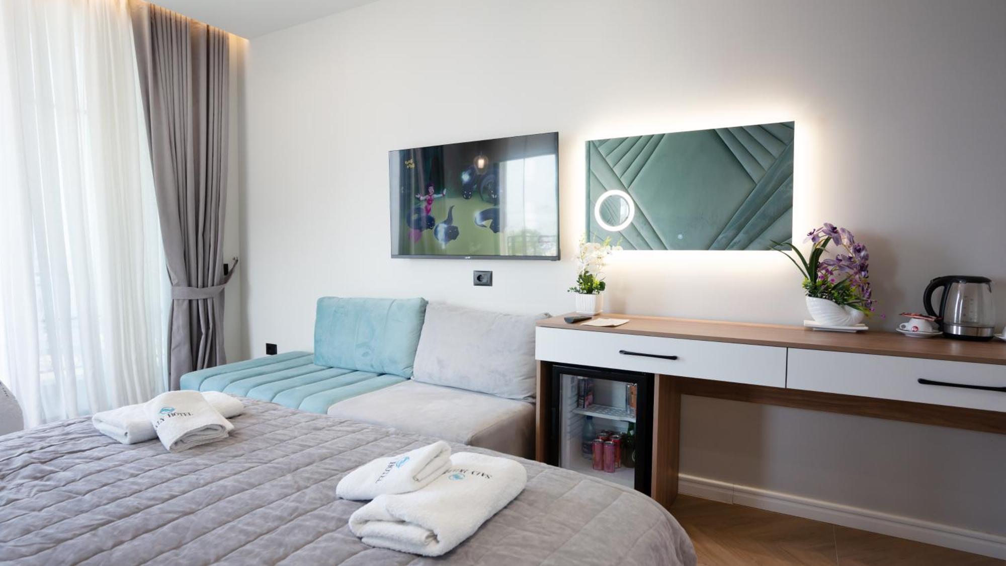 Hotel Saly Durres Bagian luar foto