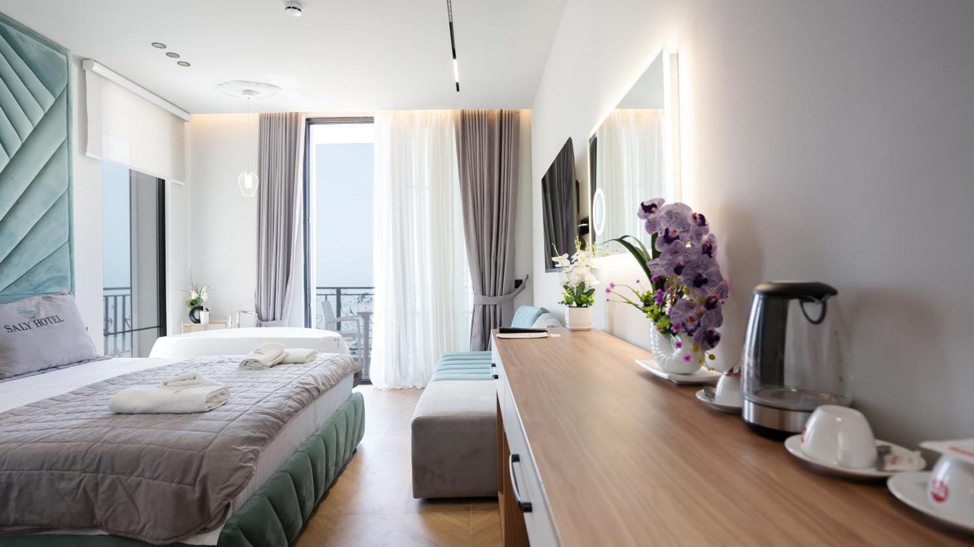 Hotel Saly Durres Bagian luar foto