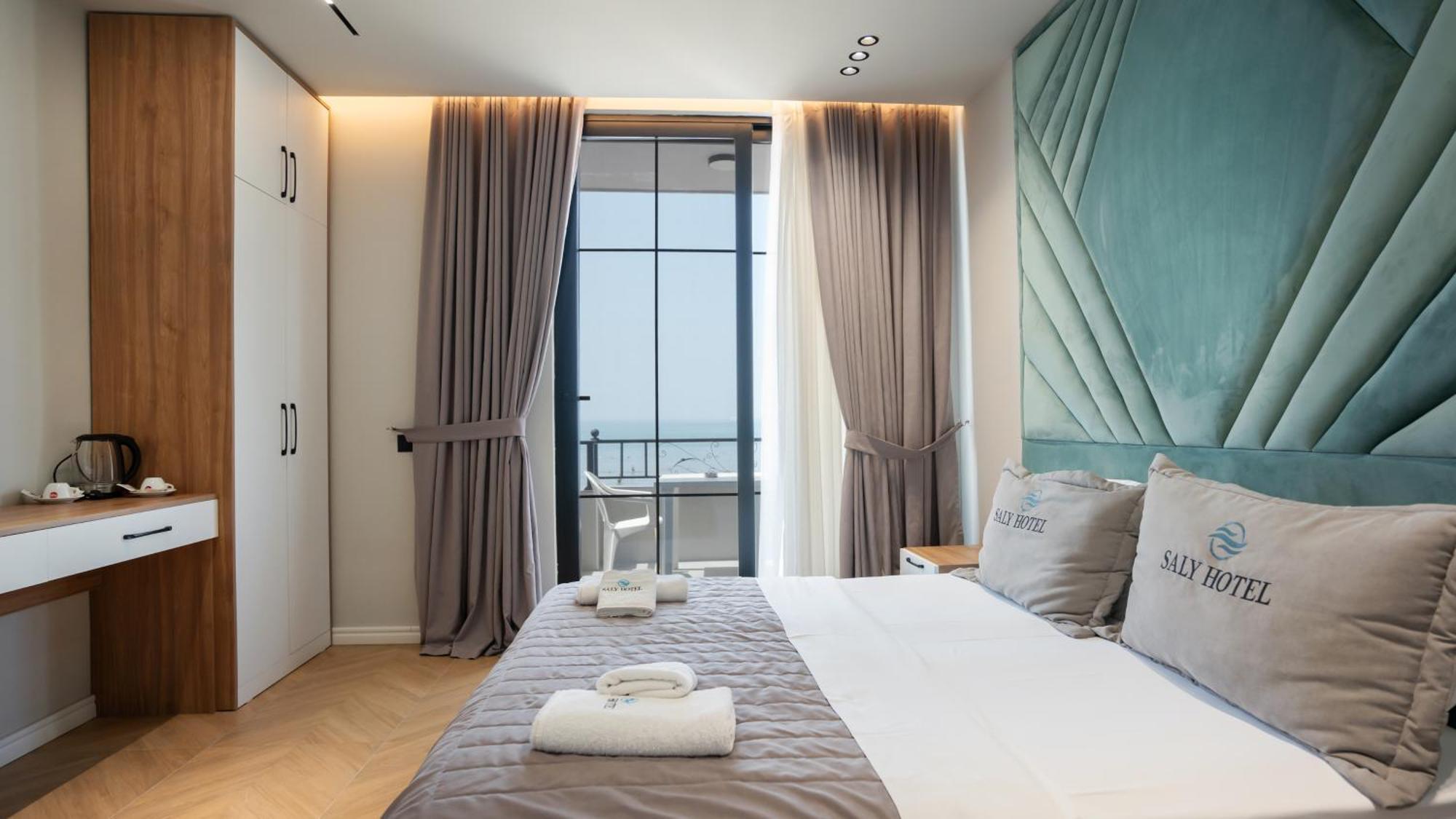 Hotel Saly Durres Bagian luar foto