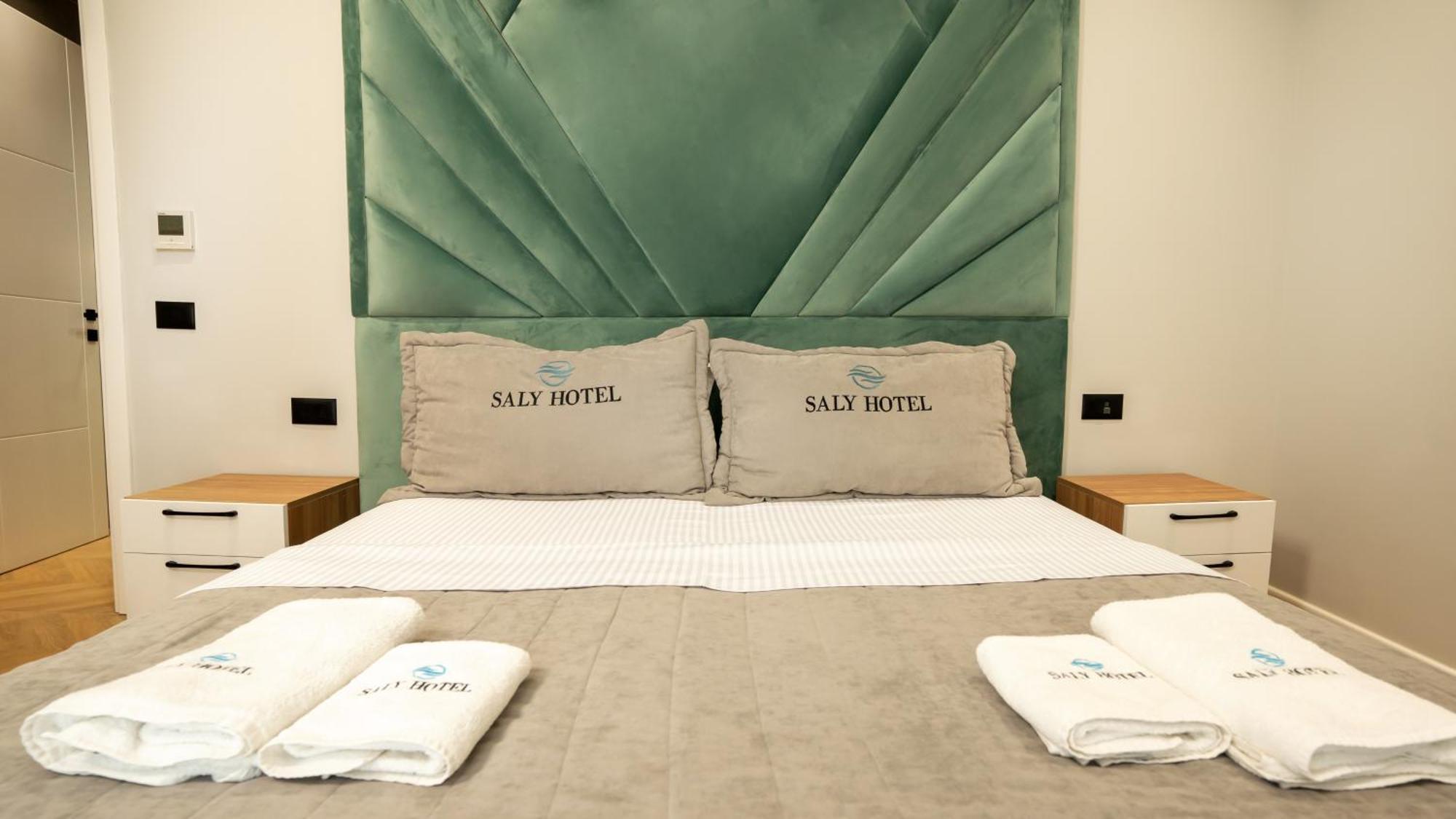 Hotel Saly Durres Bagian luar foto
