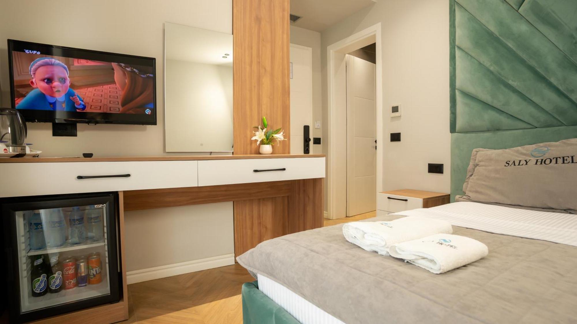 Hotel Saly Durres Bagian luar foto