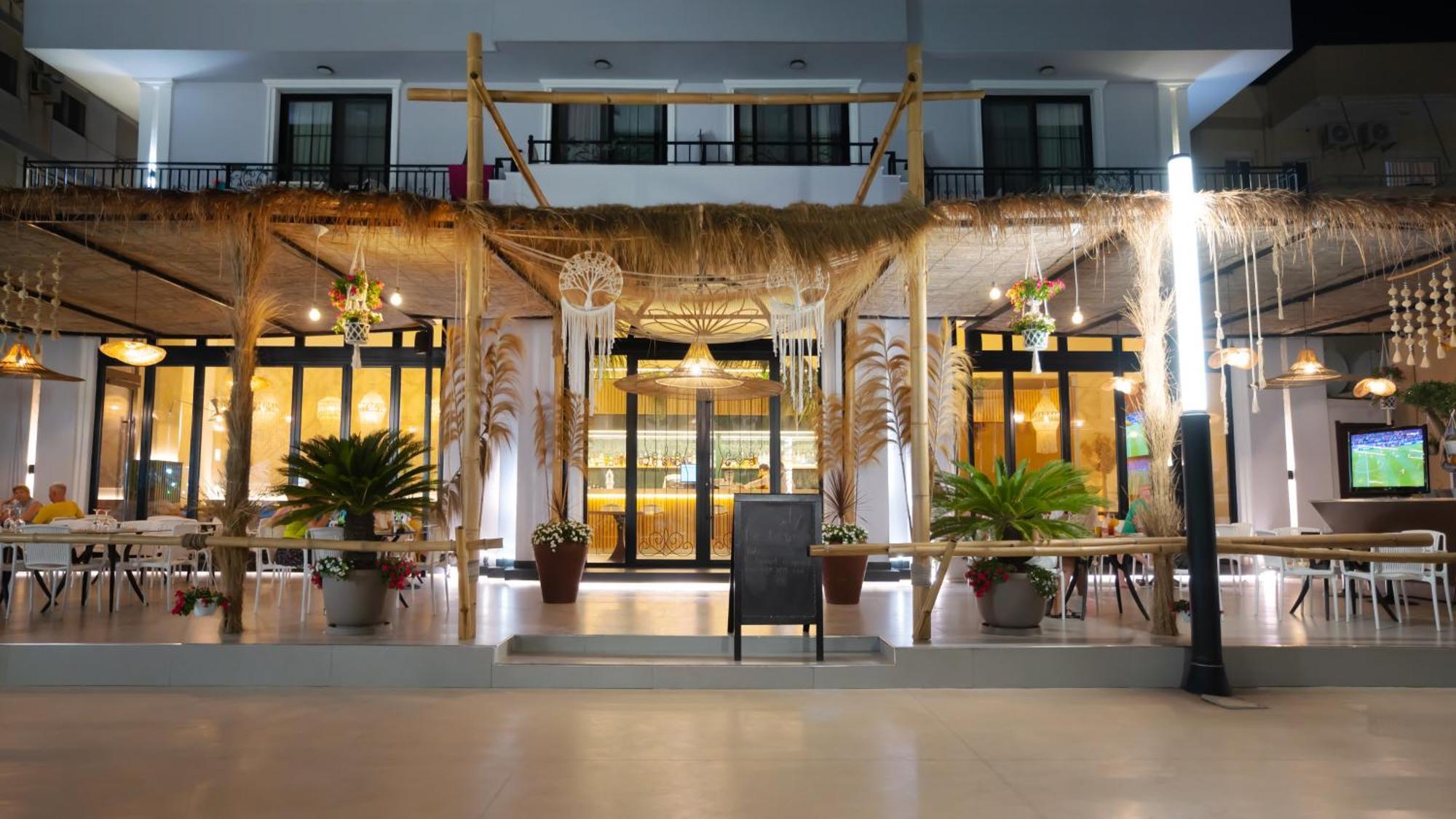 Hotel Saly Durres Bagian luar foto